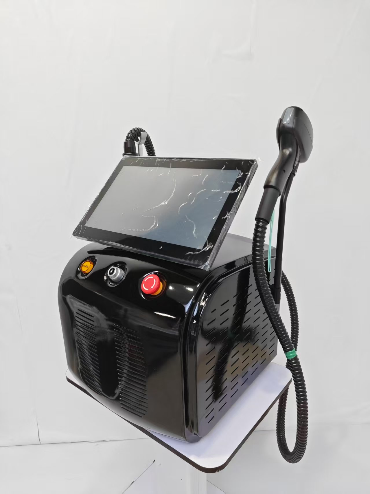 Soprano Titanium 2-in-1 | Hair Removal & Skin Rejuvenation